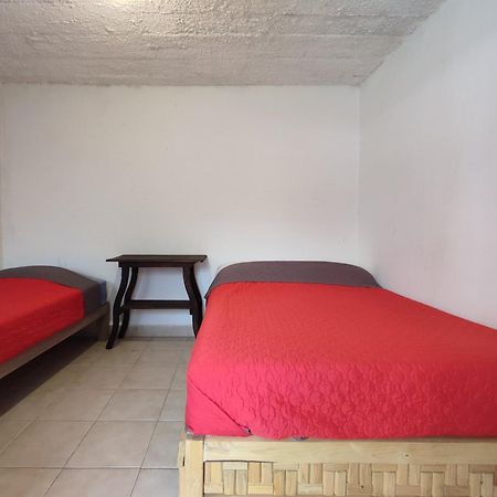 Hostal Ikal Сан-Кристобаль-де-Ла-Касас Номер фото